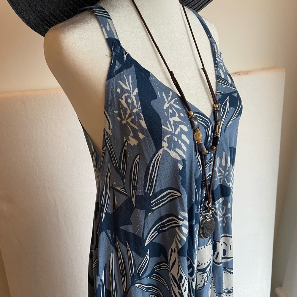 Goa Swim Cover-up with Handkerchief hem in Tropical Print, Size M - Picture 6 of 11